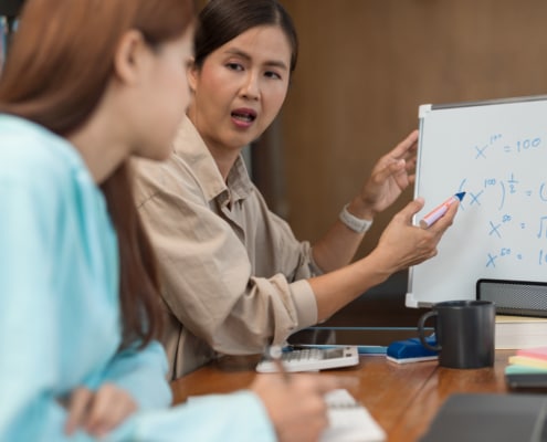 female tutor educate phonics tutor in Vancouver