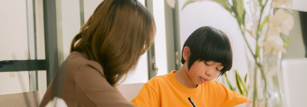 Phonics Tutors Richmond helping a child improve reading skills
